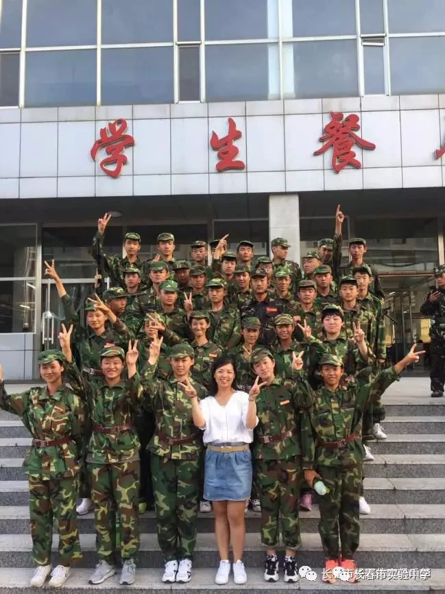 如何在篮球冬令营中加强体能训练？_1